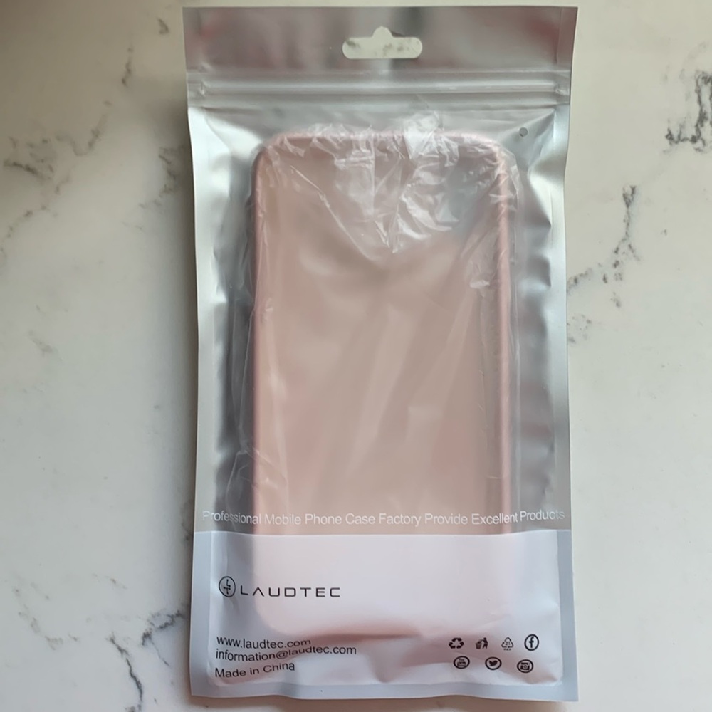 NEW Silicone iPhone XR Phone Case with Kickstand - Picture 8 of 10